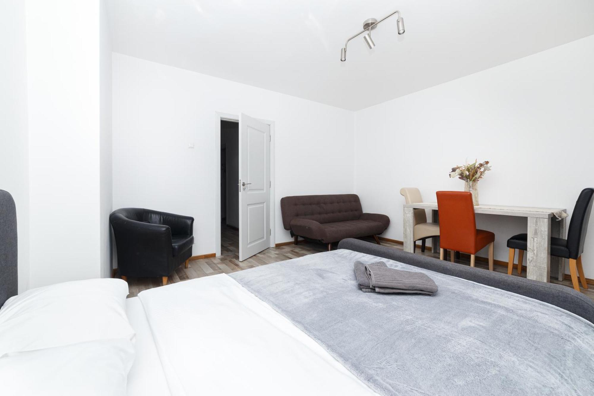 Color Apartments Blanari Street Βουκουρέστι Εξωτερικό φωτογραφία