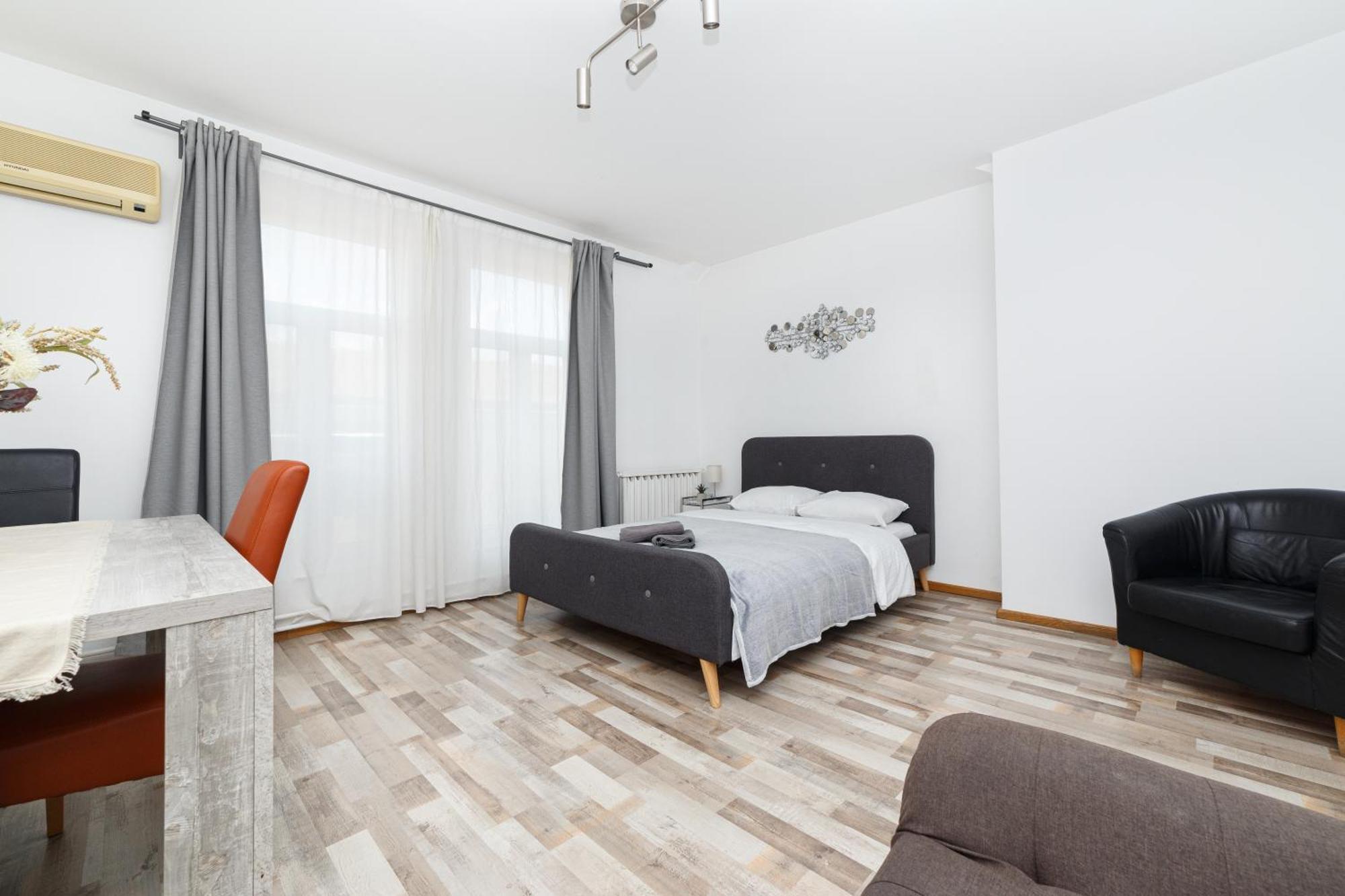Color Apartments Blanari Street Βουκουρέστι Εξωτερικό φωτογραφία