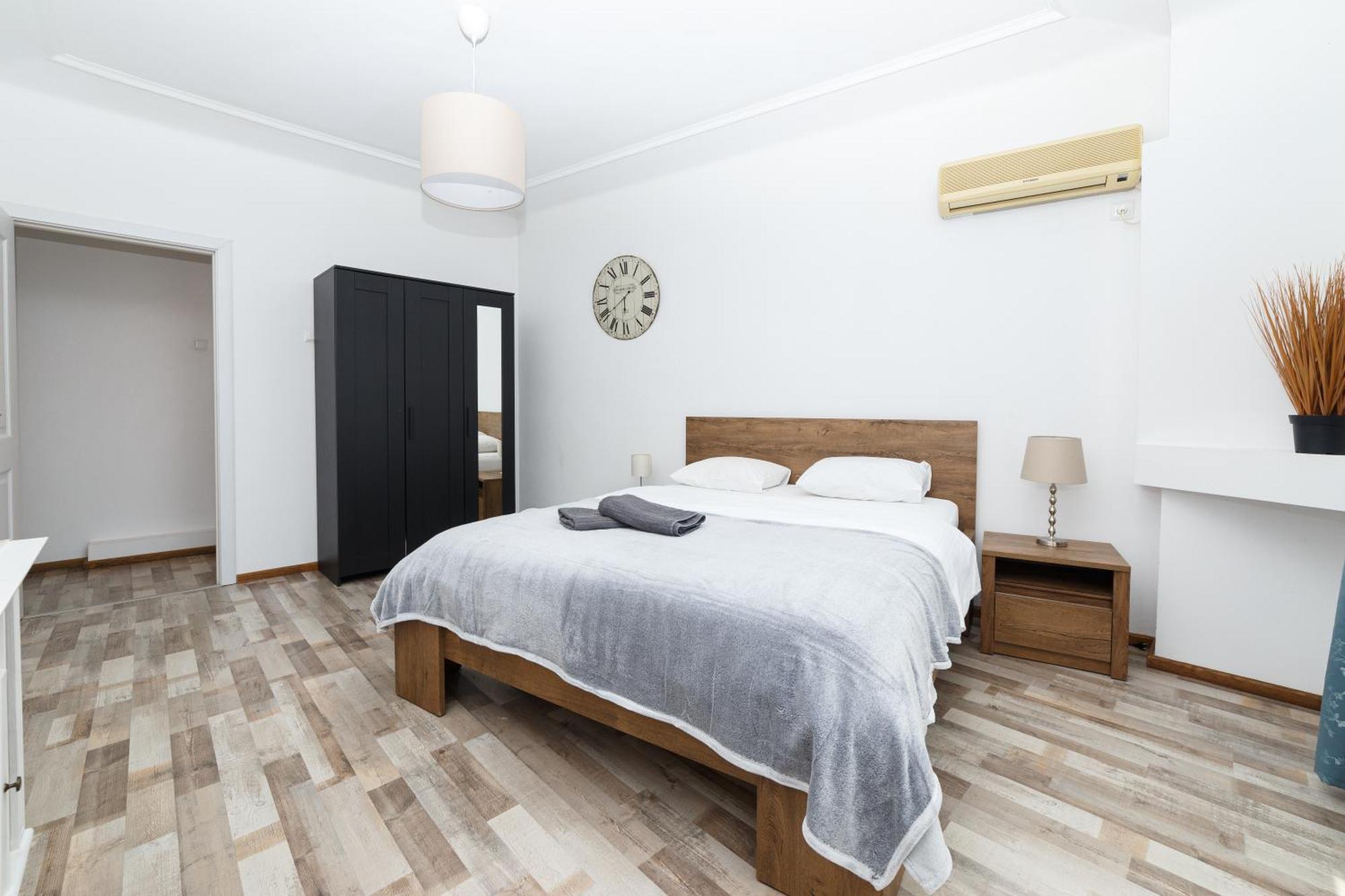 Color Apartments Blanari Street Βουκουρέστι Εξωτερικό φωτογραφία